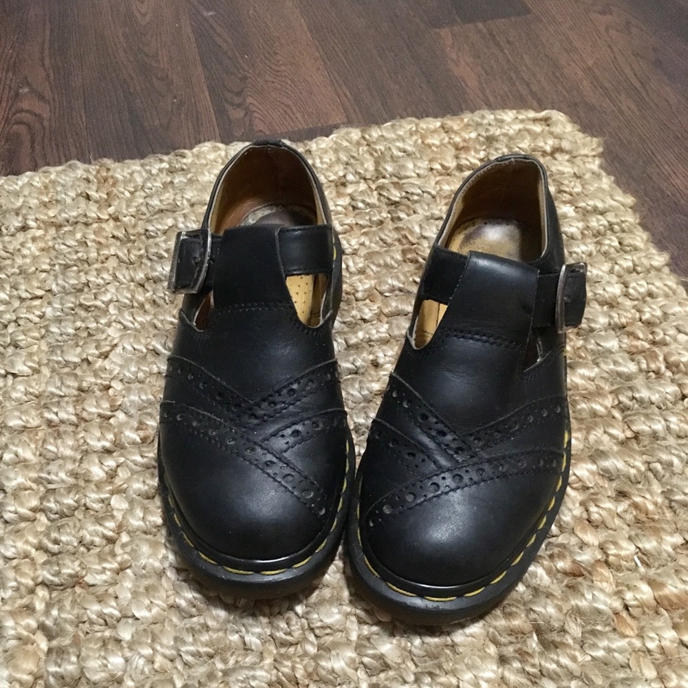 Dr. Martens black leather T-strap Mary Janes 6 7